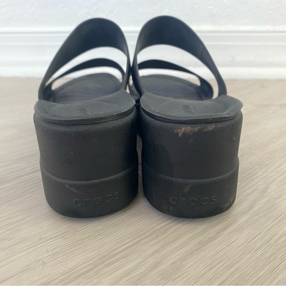 CROCS Brooklyn Black Wedge Platform Slide Sandals 8 - Picture 3 of 5